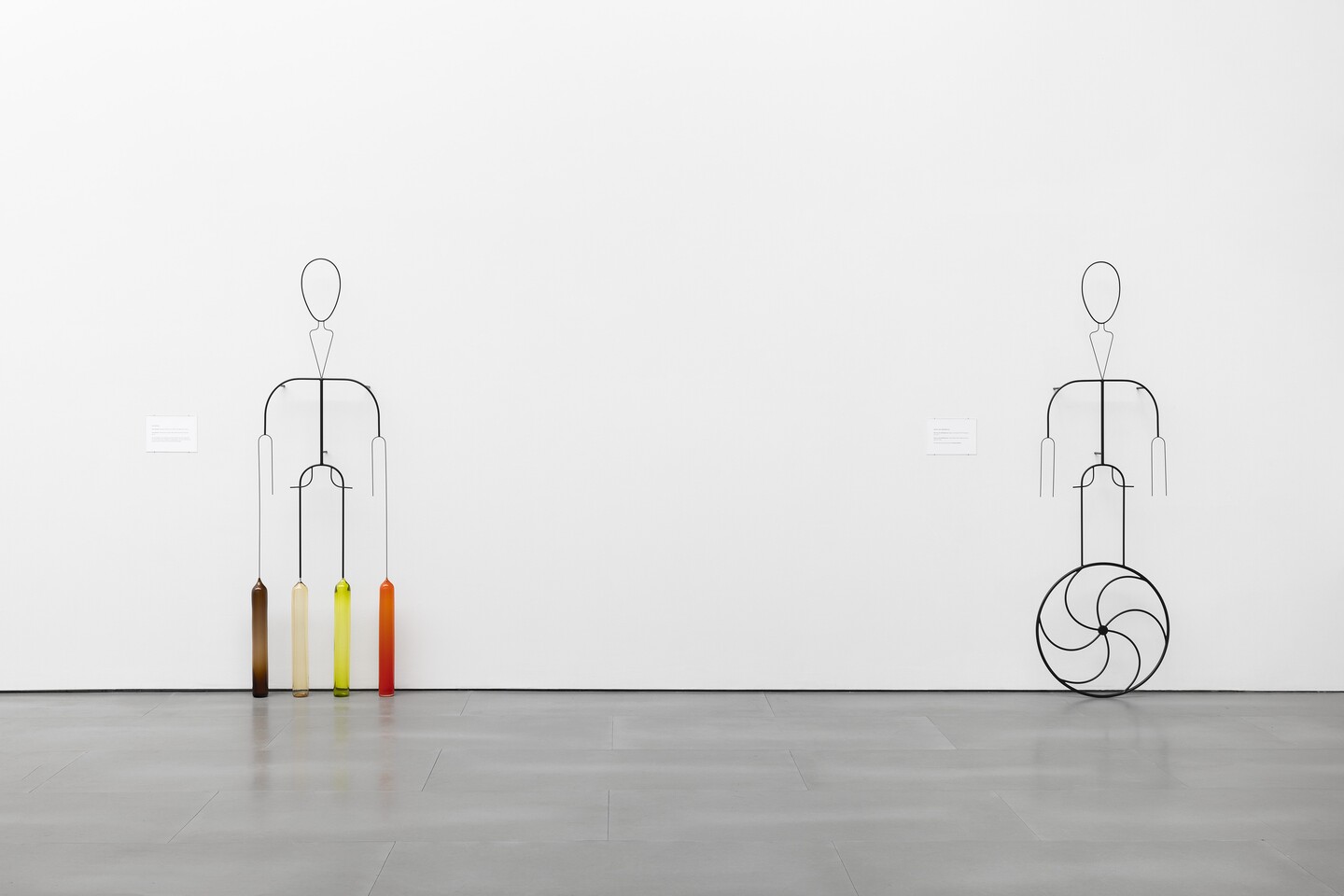 Iman Issa, Lab Operator, 2024; Woman with a Wheelbarrow, 2024, Aus der Serie | From the series Doubles: Photograph – (Un)Like (M)Any Other(s), Hamburger Kunsthalle. Dauerleihgabe der Stiftung Hamburger Kunstsammlungen, © Iman Issa, Photo: Andrea Rossetti Iman Issa, Lab Operator, 2024; Woman with a Wheelbarrow, 2024, Aus der Serie | From the series Doubles: Photograph – (Un)Like (M)Any Other(s), Hamburger Kunsthalle. Dauerleihgabe der Stiftung Hamburger Kunstsammlungen, © Iman Issa, Photo: Andrea Rossetti