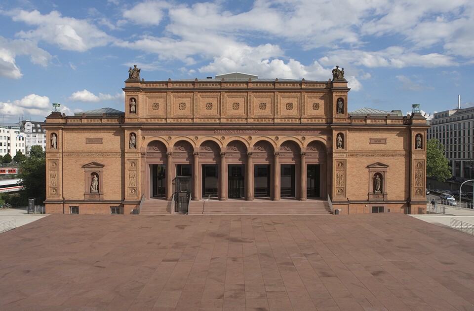 Modernisiertes Eingangsportal am Gründungsbau © Hamburger Kunsthalle, Foto: Ralf Suerbaum