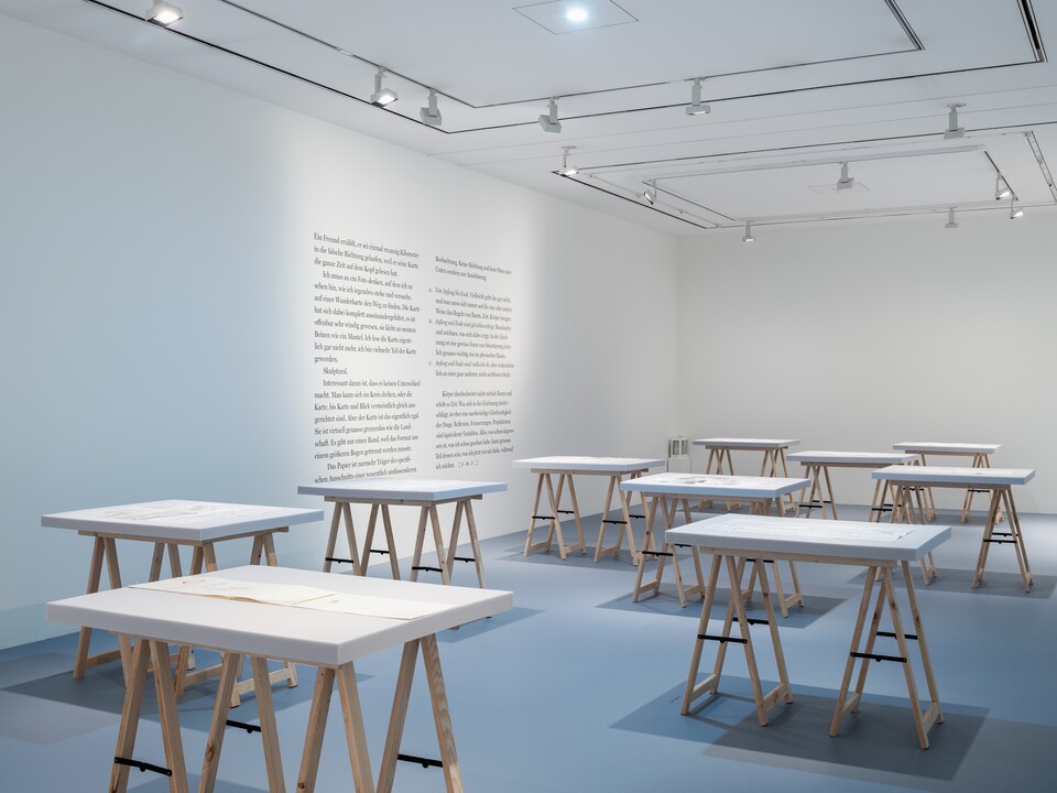 Installationsansicht der Ausstellung FEDELE MAURA FRIEDE. der saum löst sich an der Hamburger Kunsthalle, 28. März bis 7. September 2025 © Fedele Maura Friede Foto: Fred Dott